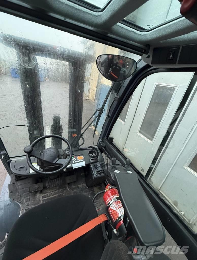 Toyota truck 8FD30F Tehnika ar dīzeļa dzinēju