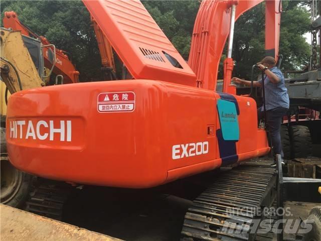 Hitachi EX 200 Kāpurķēžu ekskavatori