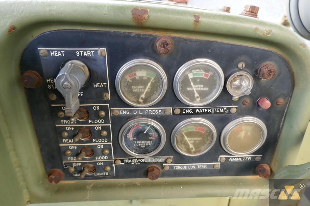 CAT D7F Ex-army Kāpurķēžu buldozeri