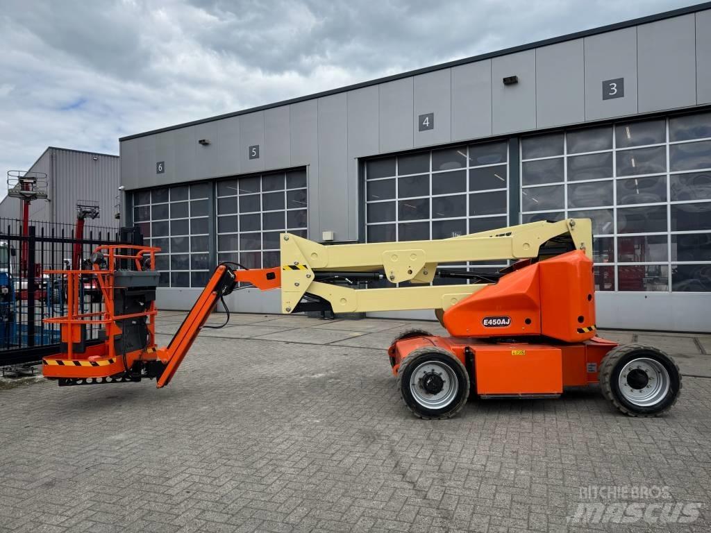 JLG E 450 AJ Strēles pacēlāji