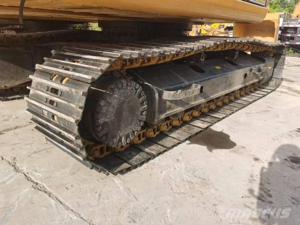 CAT 320D2 Kāpurķēžu ekskavatori