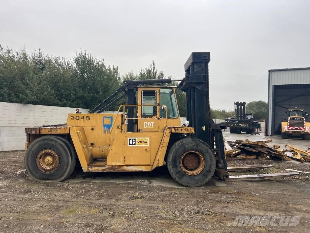 CAT V 550 Tehnika ar dīzeļa dzinēju