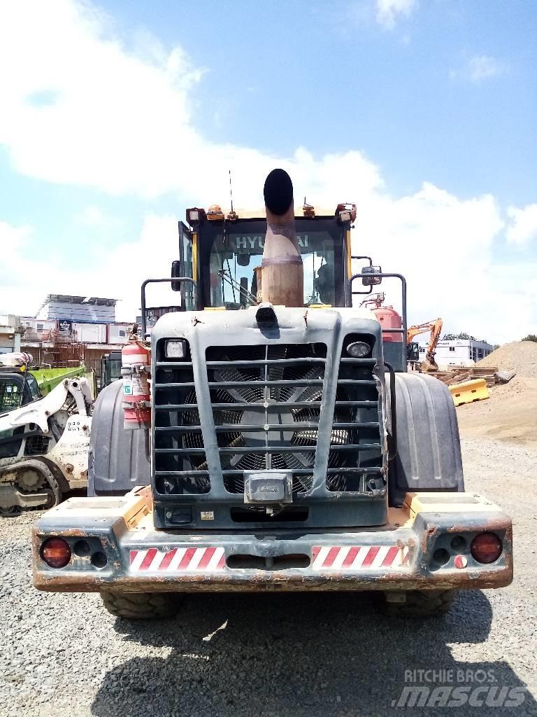Hyundai HL 757-9 Iekrāvēji uz riteņiem