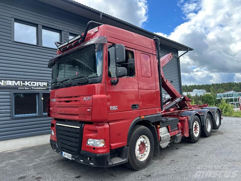 DAF XF105.410 8x2 Treileri ar āķi