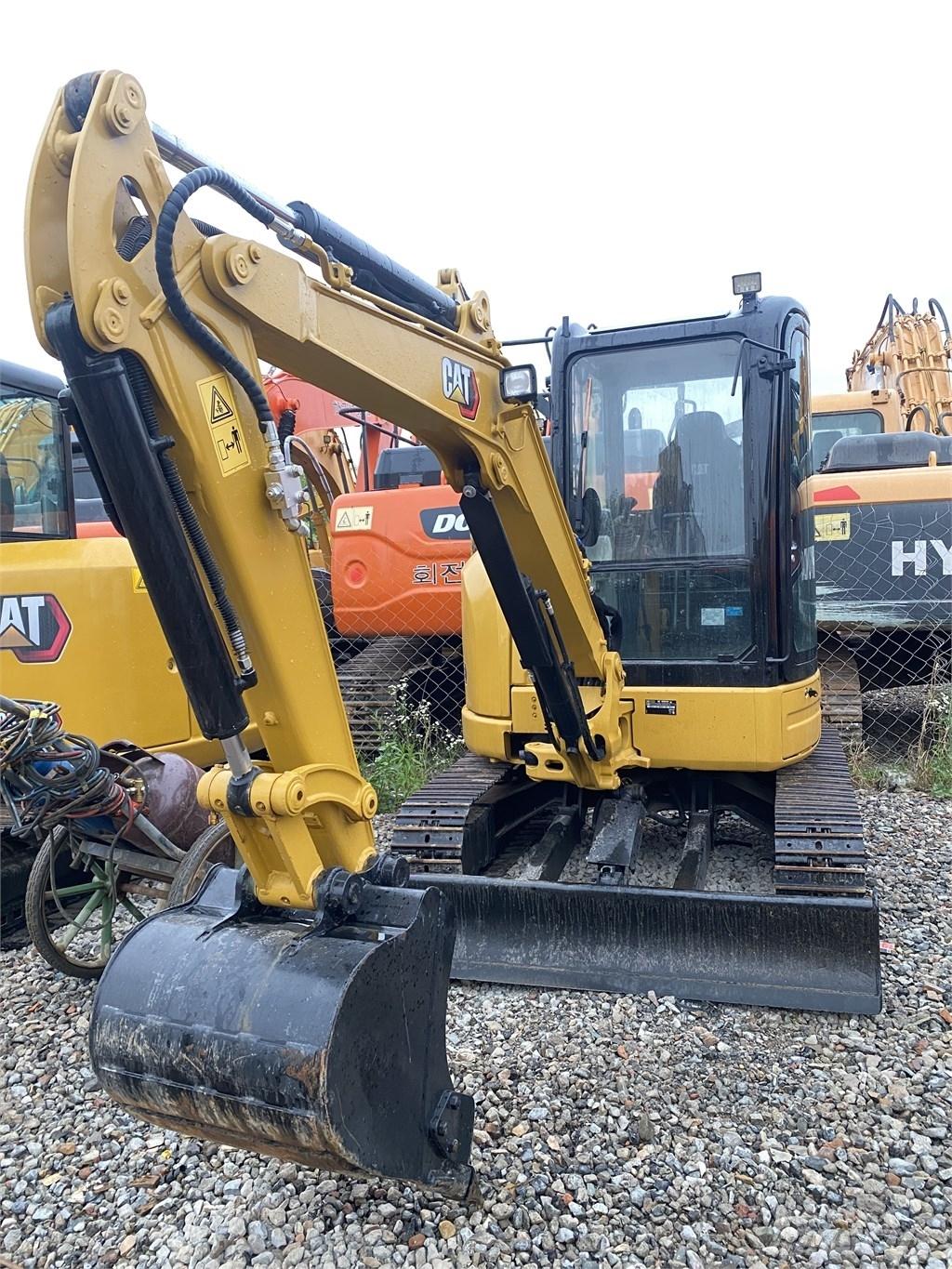 CAT 303E Kāpurķēžu ekskavatori