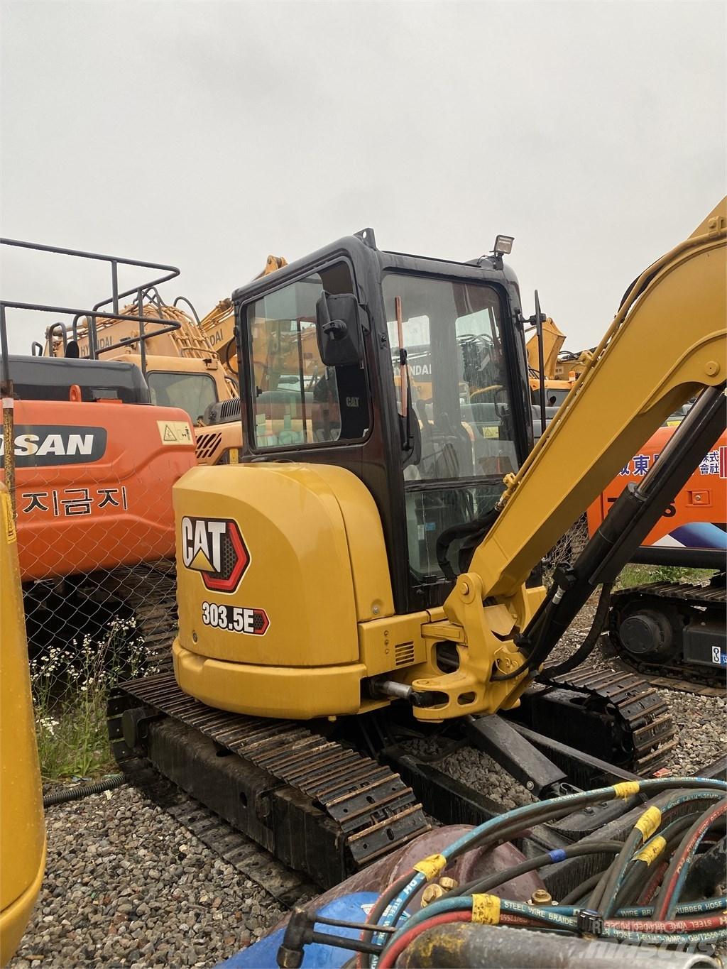 CAT 303E Kāpurķēžu ekskavatori