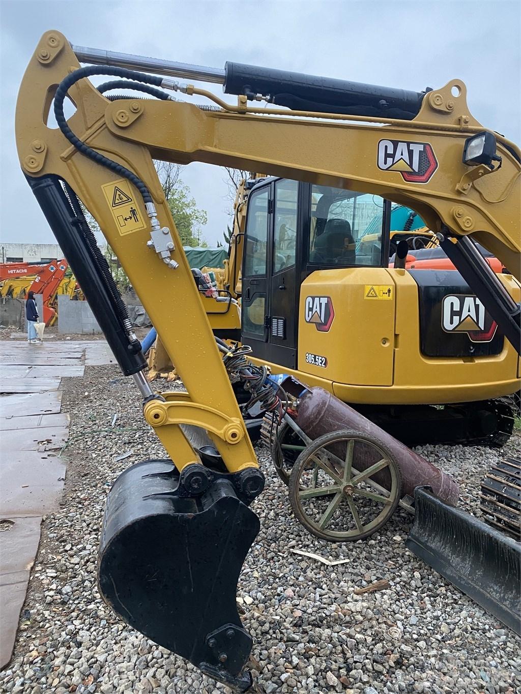 CAT 303E Kāpurķēžu ekskavatori