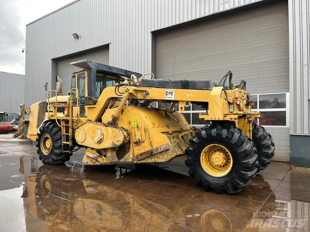 CAT RM500 Asfalta savācējs