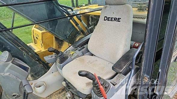 John Deere 210G LC Kāpurķēžu ekskavatori