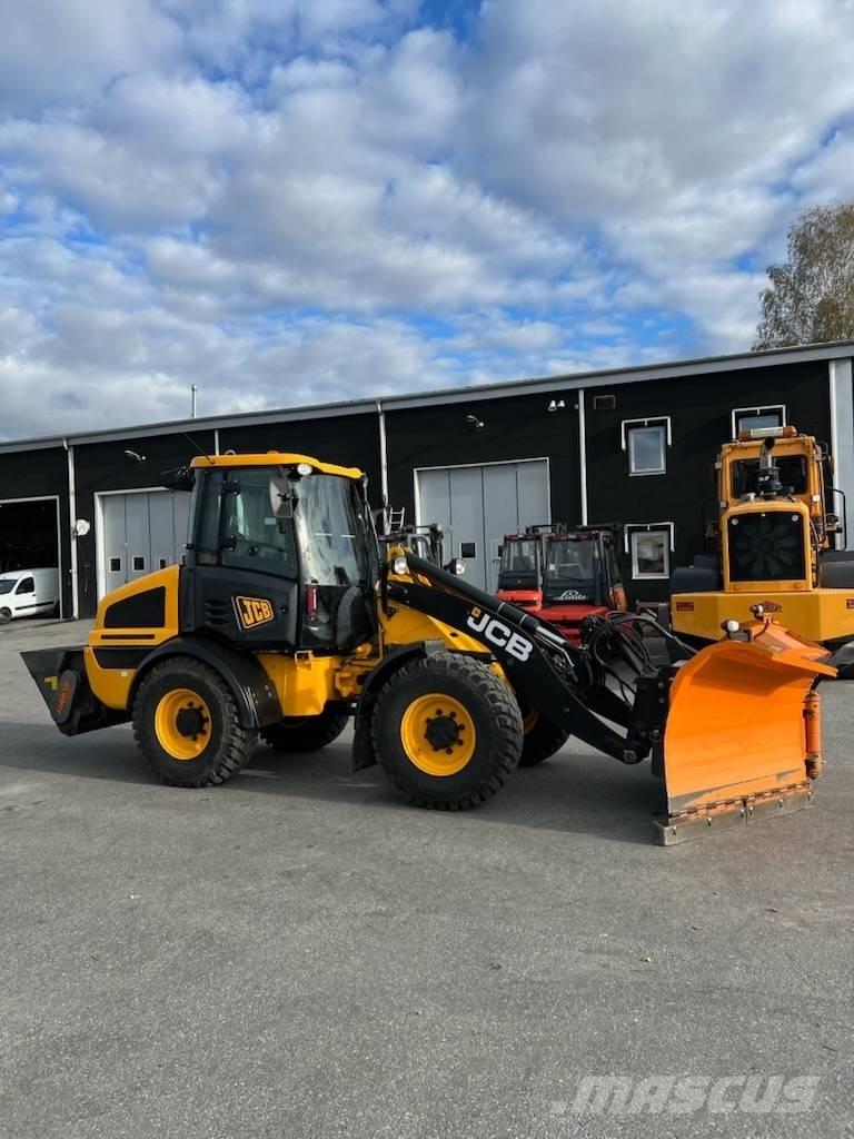 JCB 409 Iekrāvēji uz riteņiem