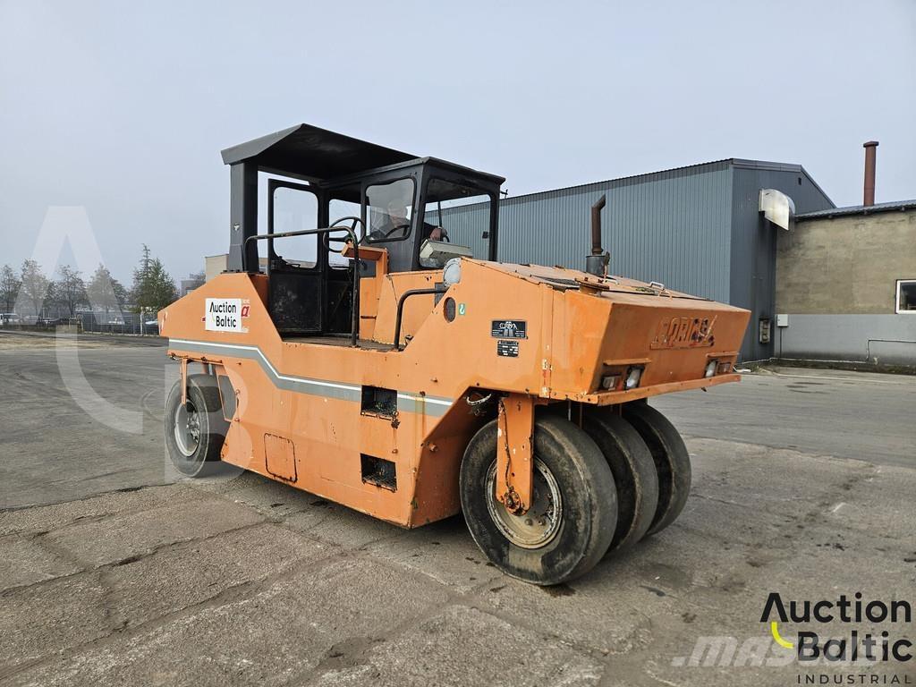 Corinsa CCN 1222 Pneimatiskie veltņi