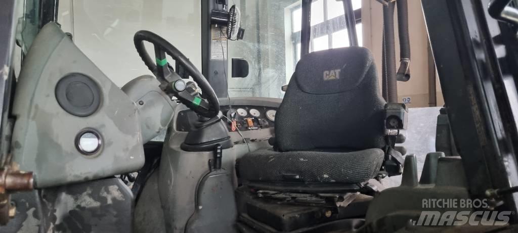 CAT 432 D Ekskavatori-iekrāvēji