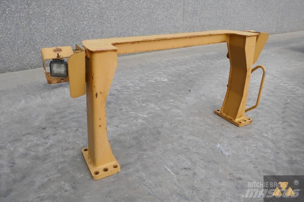 CAT 208-8705 Kabīnes un interjers