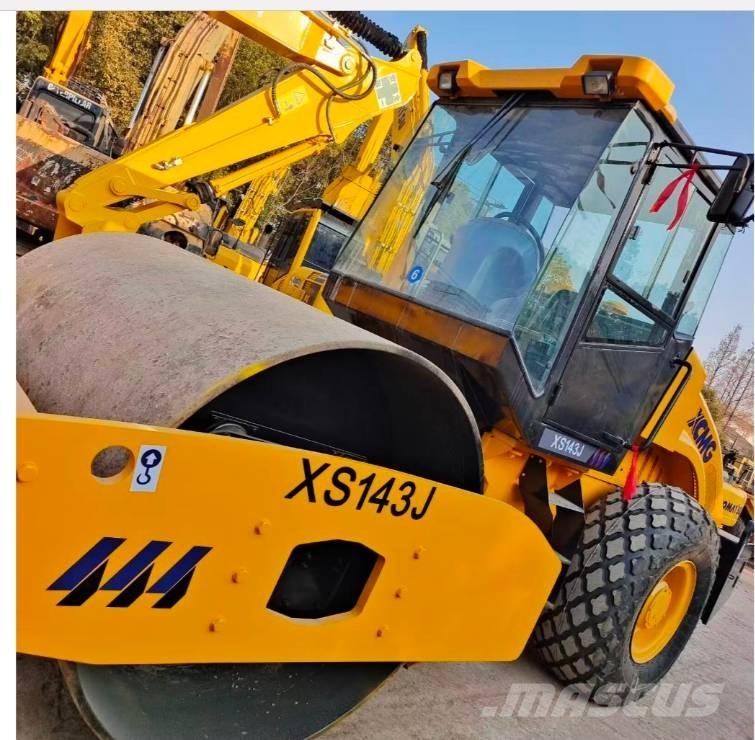 XCMG XS 142 J Augsnes blīvētāji