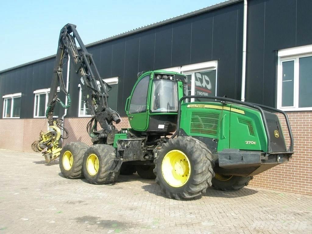 John Deere 1270E Harvesteri