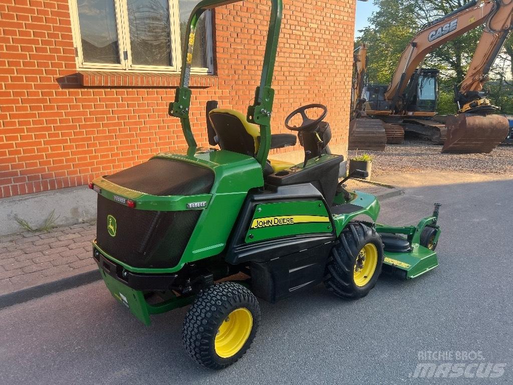 John Deere 1550 Mauriņa traktors