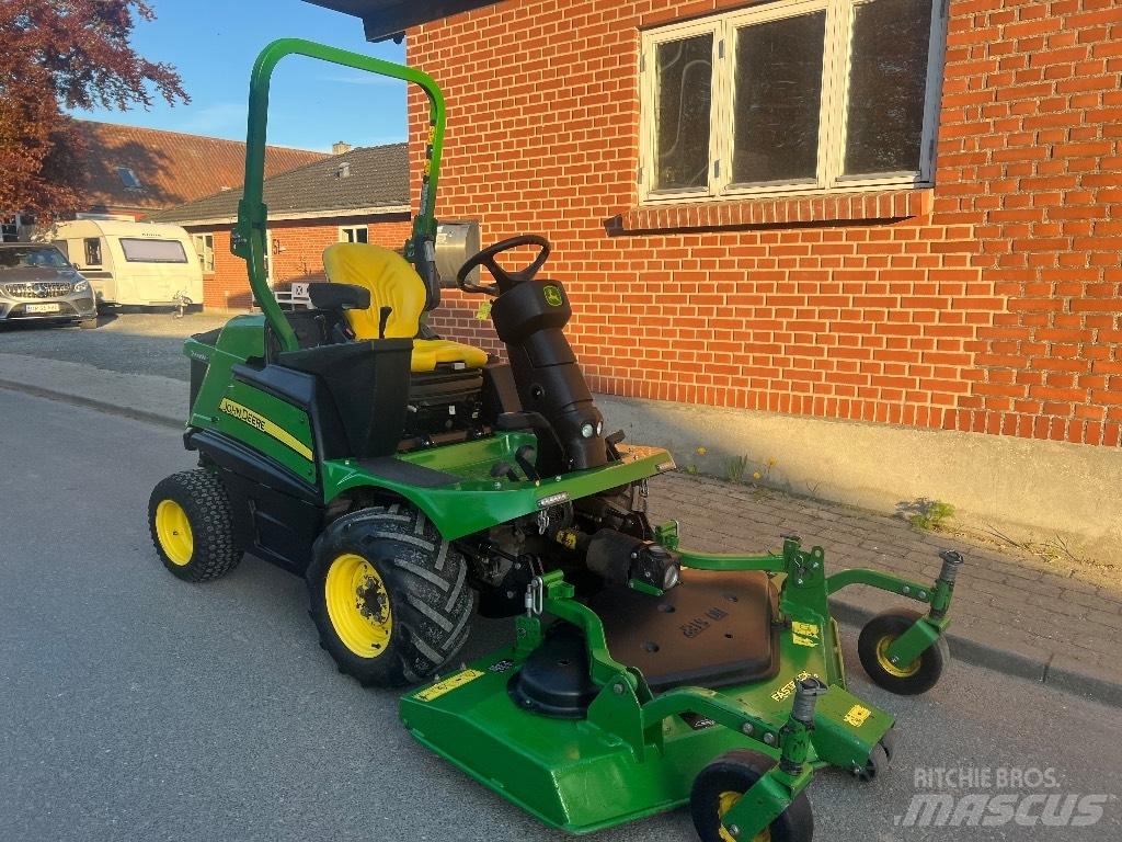 John Deere 1550 Mauriņa traktors