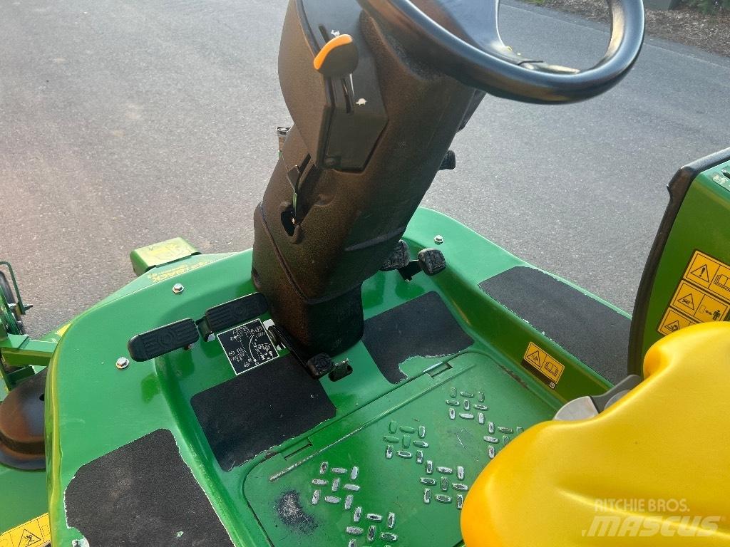 John Deere 1550 Mauriņa traktors