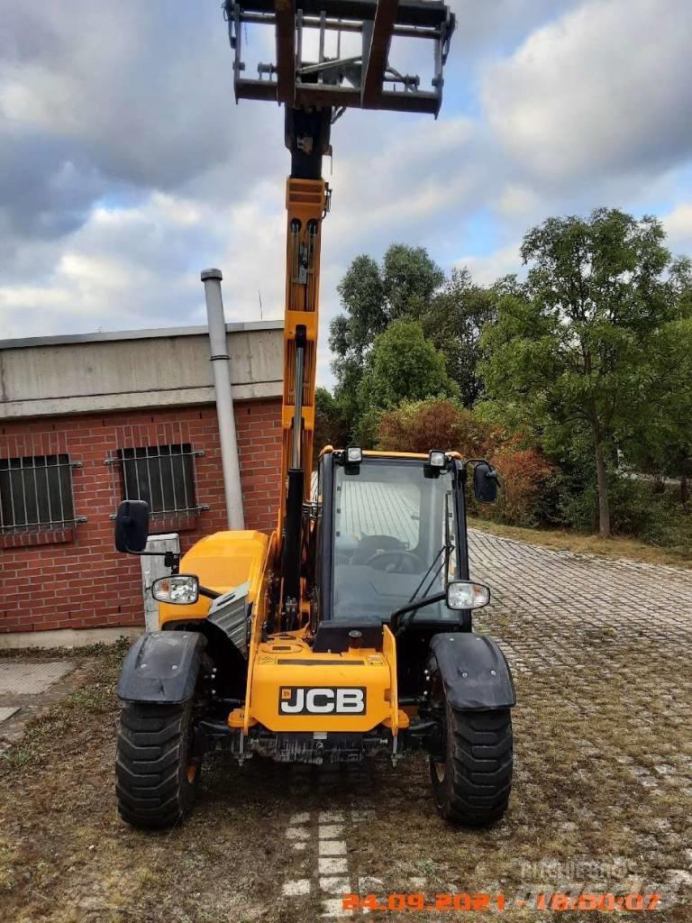 JCB 525-60 Teleskopiskie manipulatori