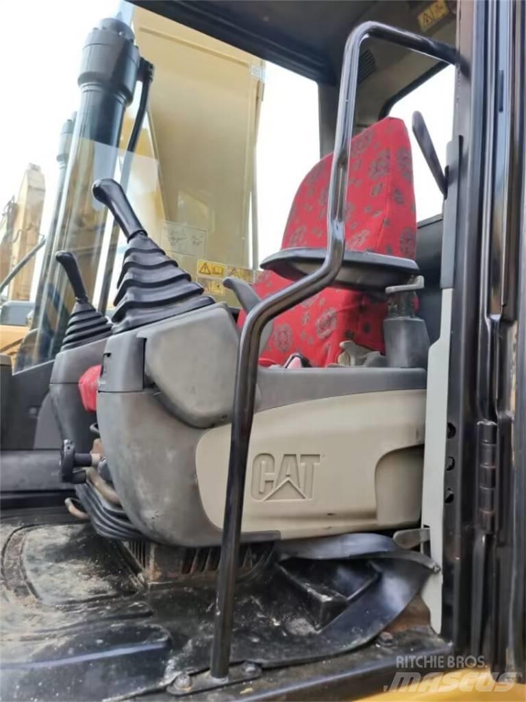 CAT 323 GC Kāpurķēžu ekskavatori