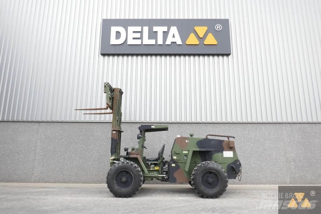 CASE M4K Ex-army Apvidus autokrāvējs