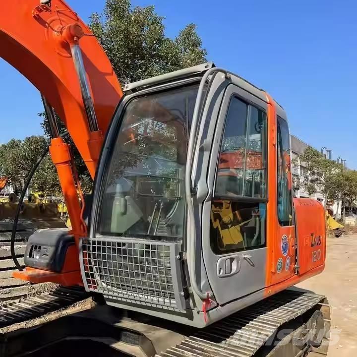 Hitachi ZX120 Kāpurķēžu ekskavatori