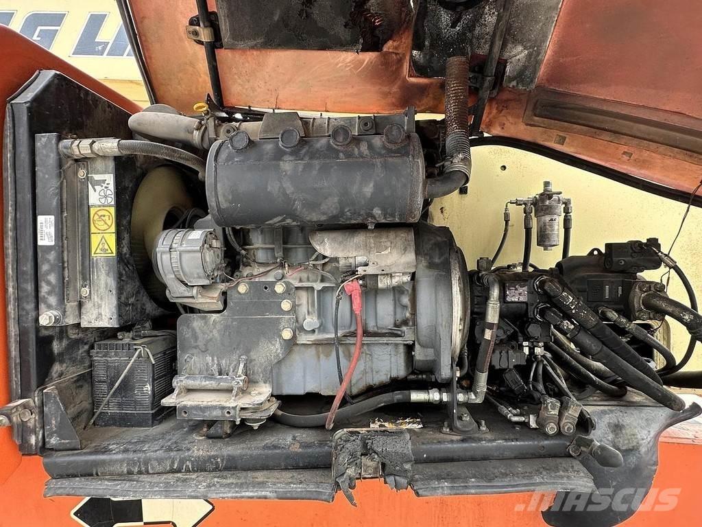 JLG 800AJ Strēles pacēlāji