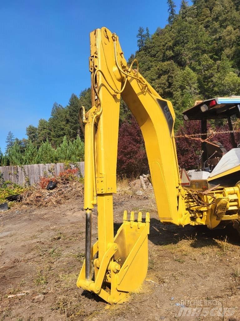 CAT 426B Ekskavatori-iekrāvēji