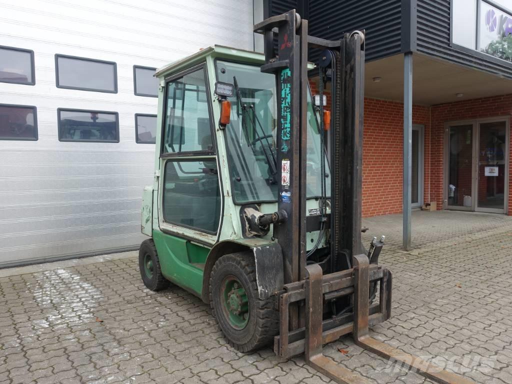 Mitsubishi FD 25 T Tehnika ar dīzeļa dzinēju