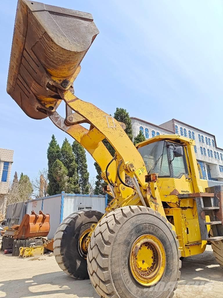 Komatsu WA 500 Iekrāvēji uz riteņiem