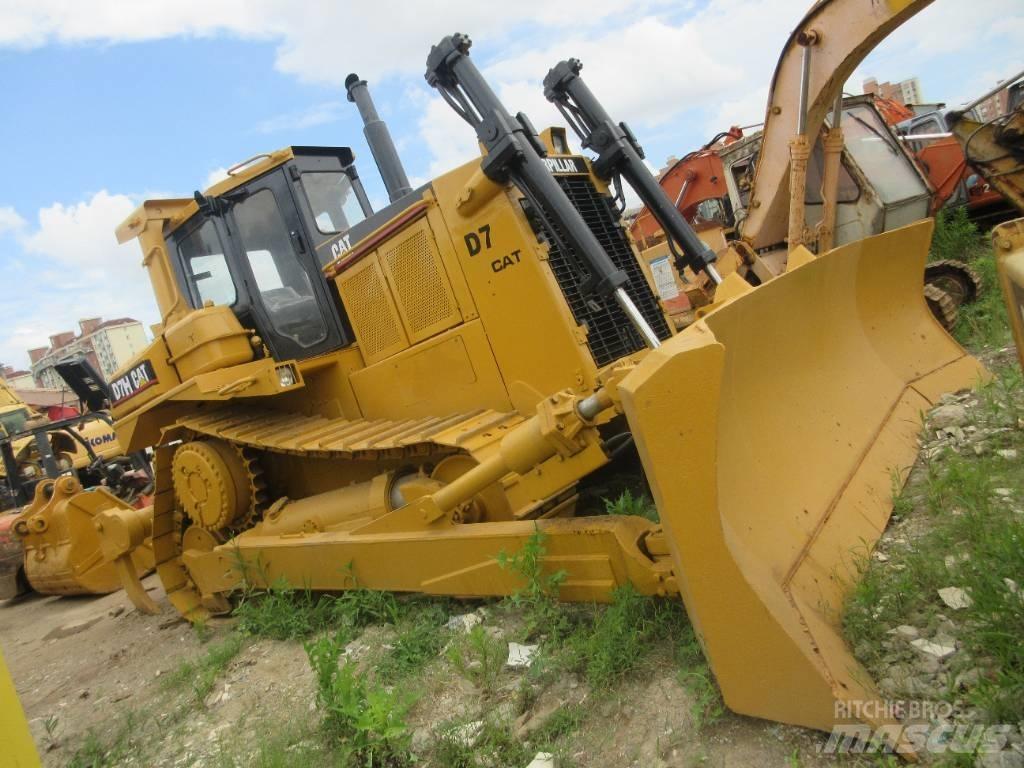 CAT D 7 H Kāpurķēžu buldozeri
