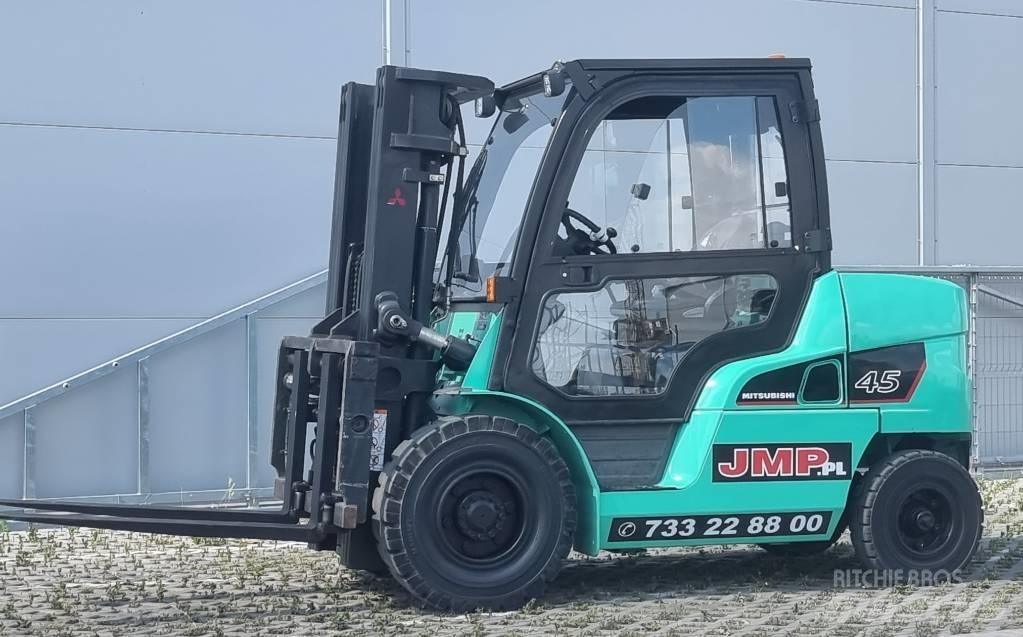 Mitsubishi FD45NT Tehnika ar dīzeļa dzinēju