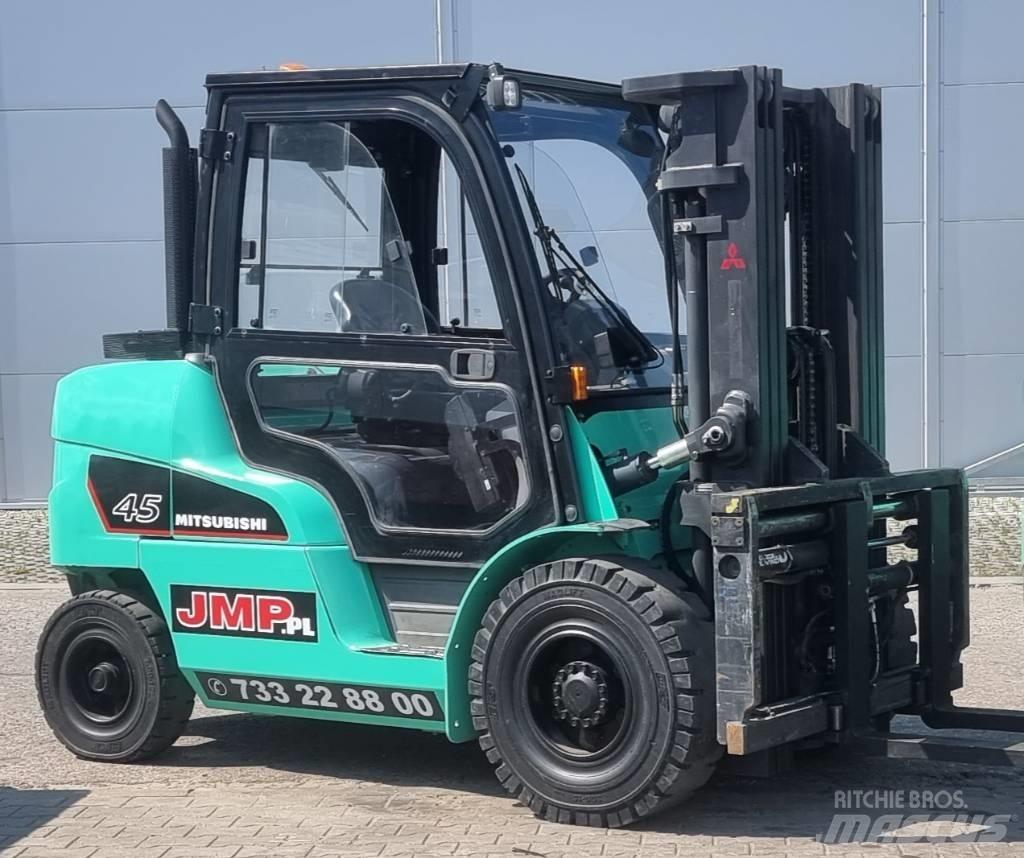 Mitsubishi FD45NT Tehnika ar dīzeļa dzinēju