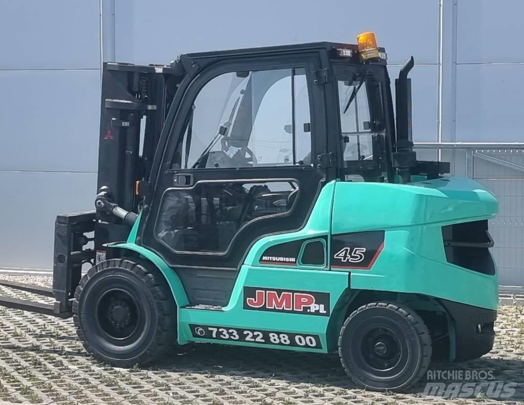 Mitsubishi FD45NT Tehnika ar dīzeļa dzinēju