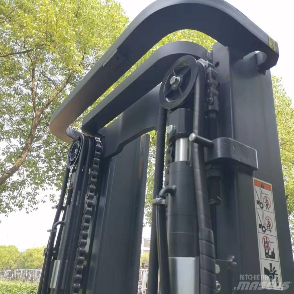 Linde H 30 D Tehnika ar dīzeļa dzinēju