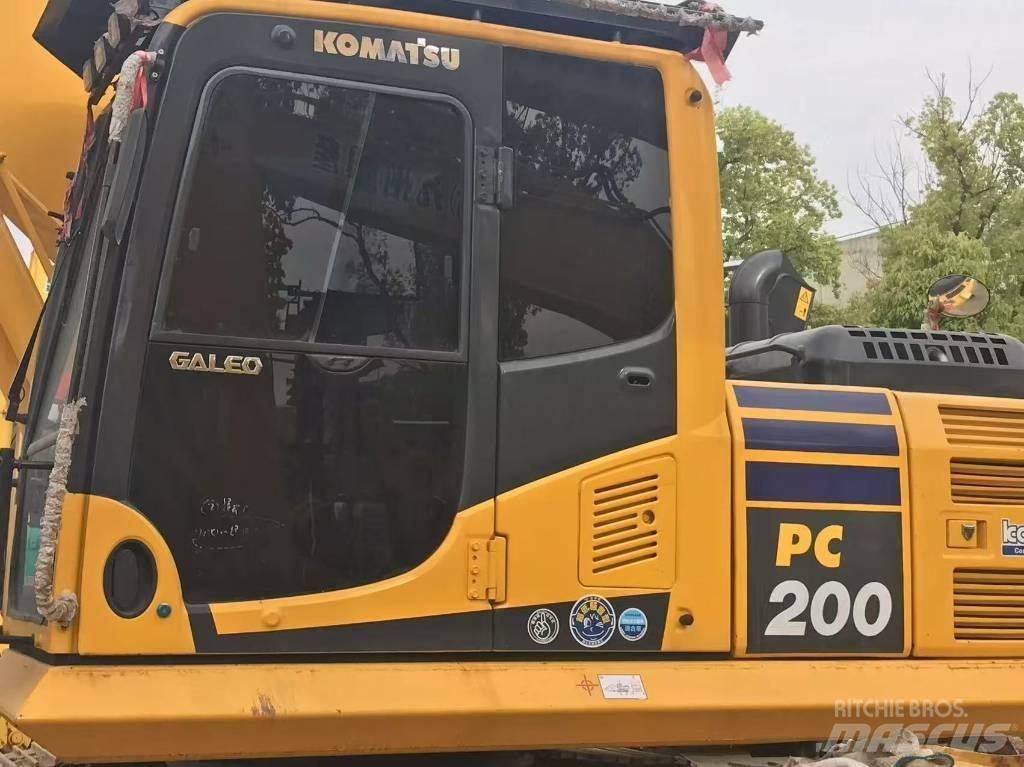 Komatsu PC 200-8 Kāpurķēžu ekskavatori