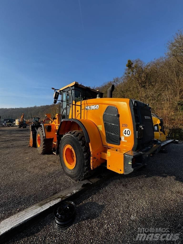 Hyundai HL 960 Iekrāvēji uz riteņiem