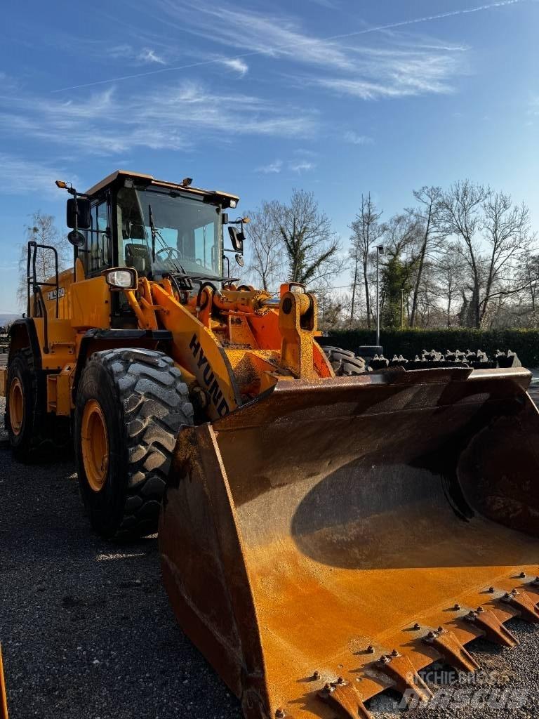 Hyundai HL 960 Iekrāvēji uz riteņiem