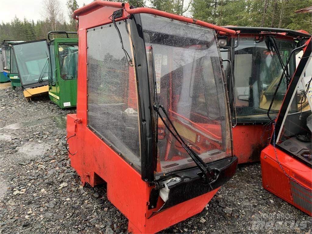 Komatsu 901TX Kabīnes un interjers
