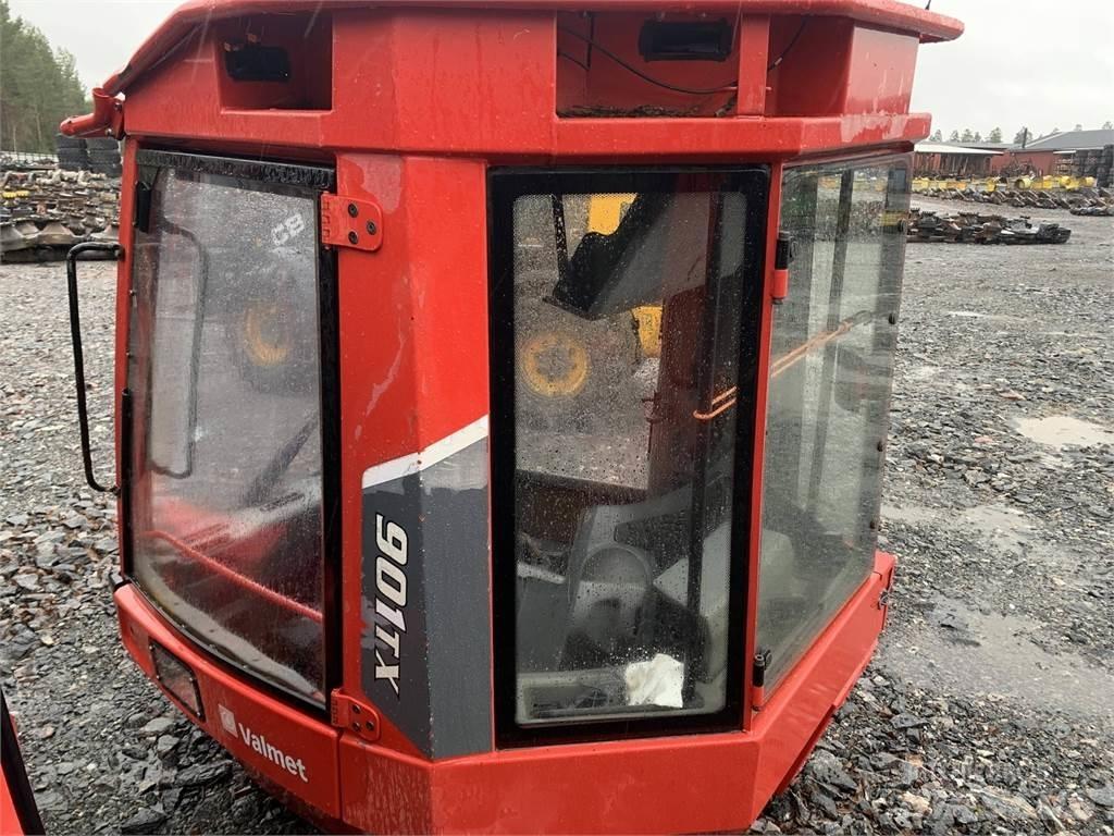 Komatsu 901TX Kabīnes un interjers