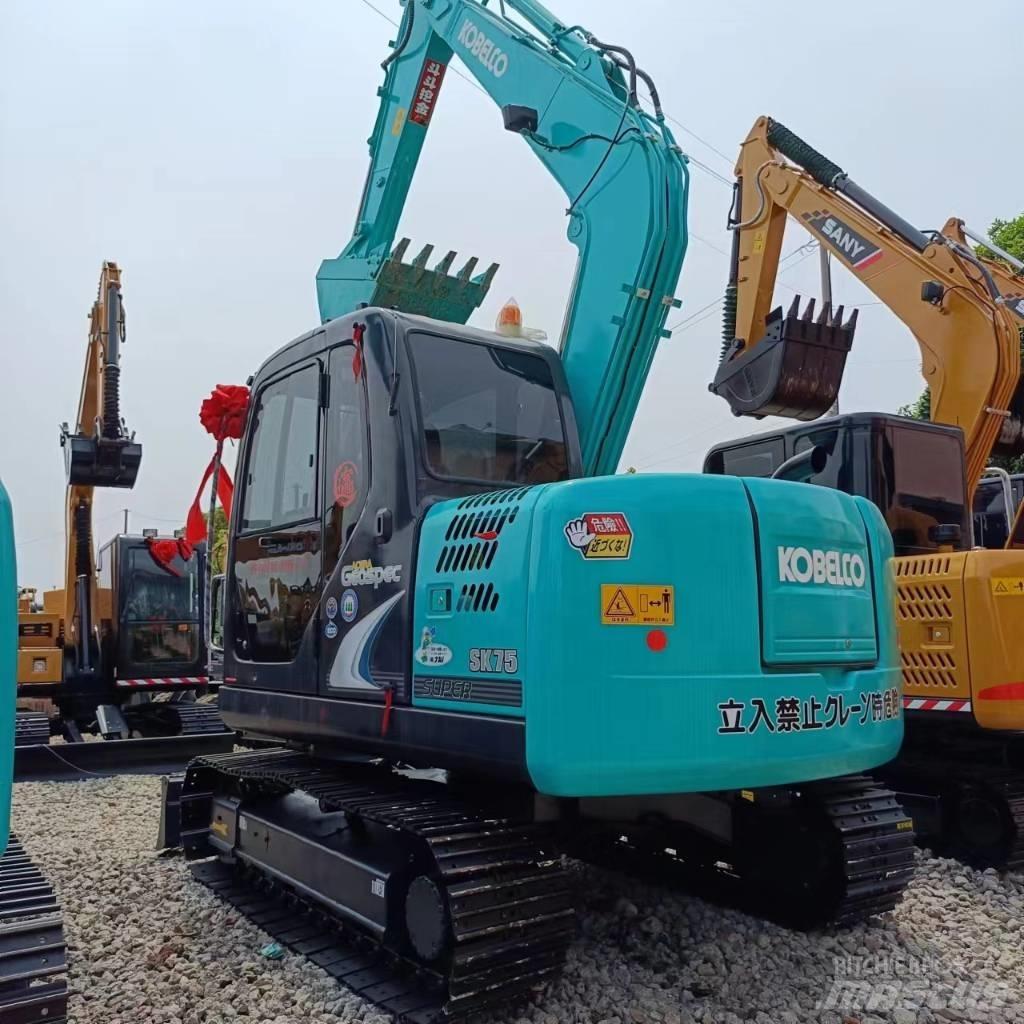 Kobelco SK 75 Kāpurķēžu ekskavatori