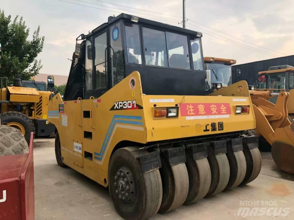 XCMG XP301 Pneimatiskie veltņi