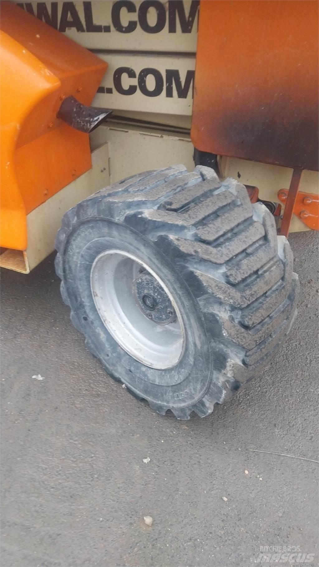 JLG 3394RT Šķerveida pacēlāji