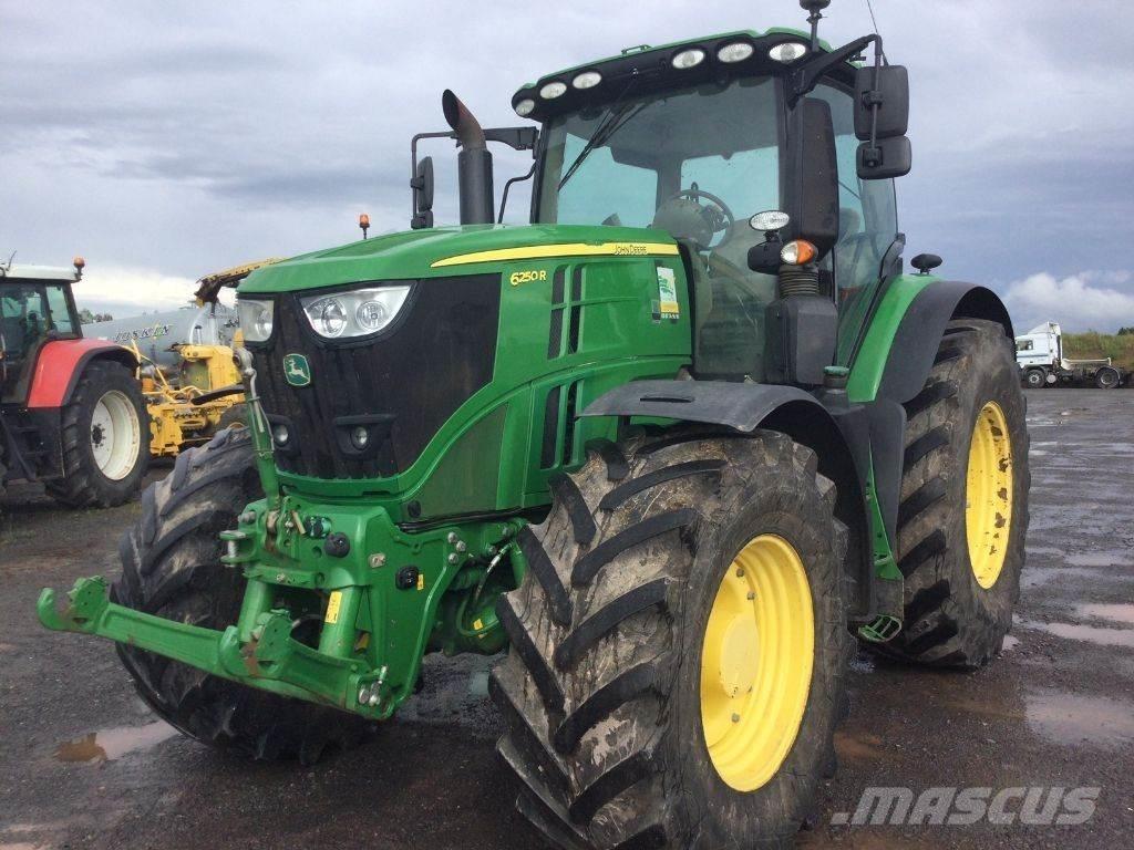 John Deere 6250R Traktori