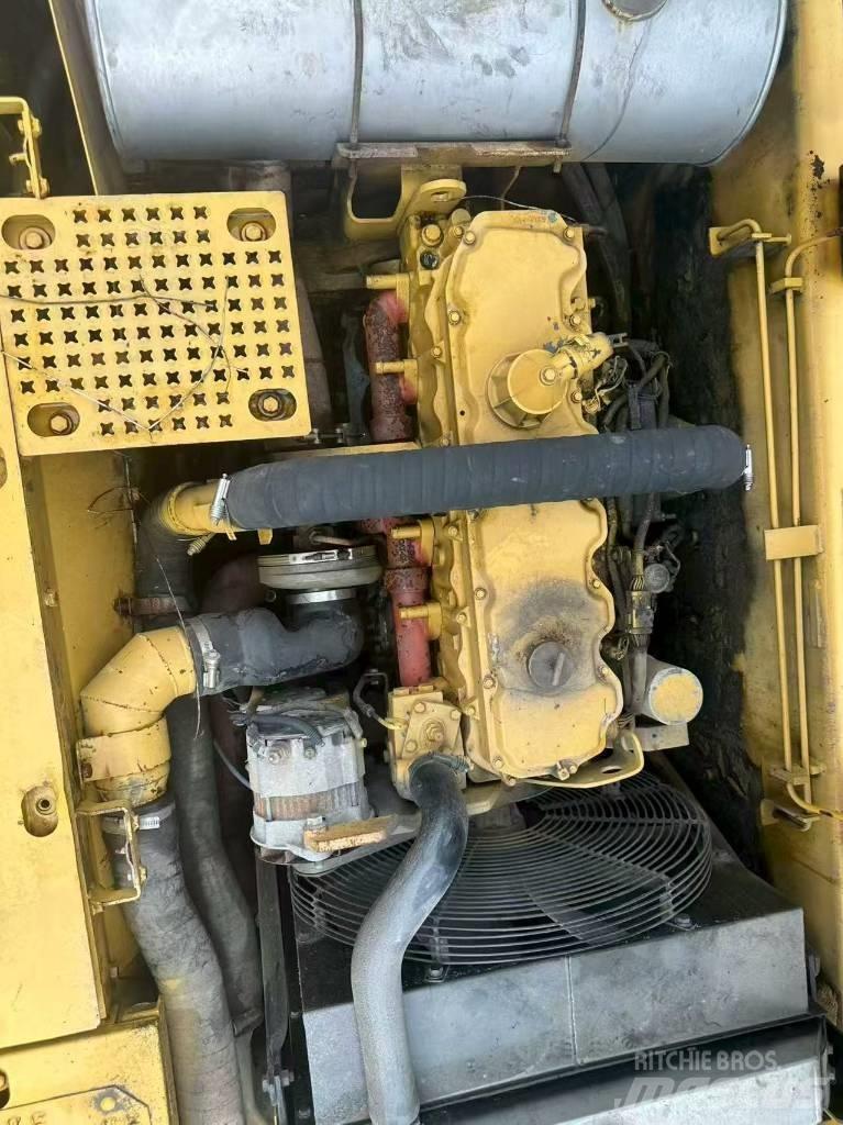 CAT 325 CL Kāpurķēžu ekskavatori