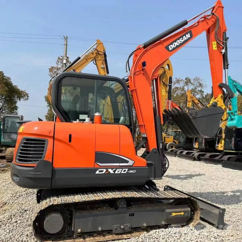 Hitachi 60 Kāpurķēžu ekskavatori