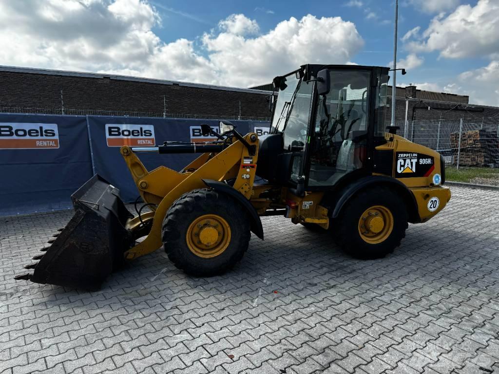 CAT 906H2 Iekrāvēji uz riteņiem