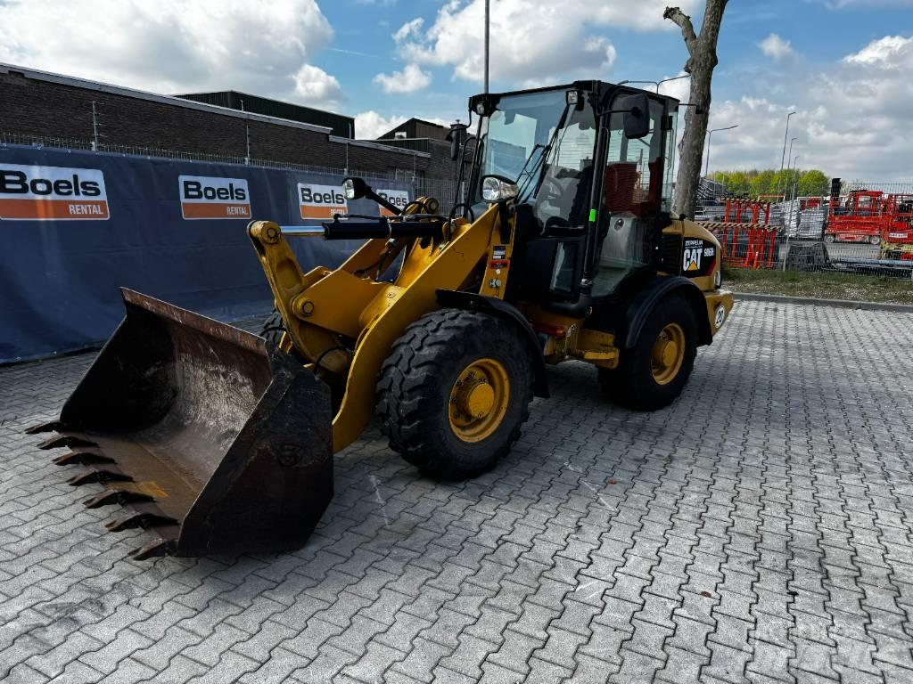 CAT 906H2 Iekrāvēji uz riteņiem
