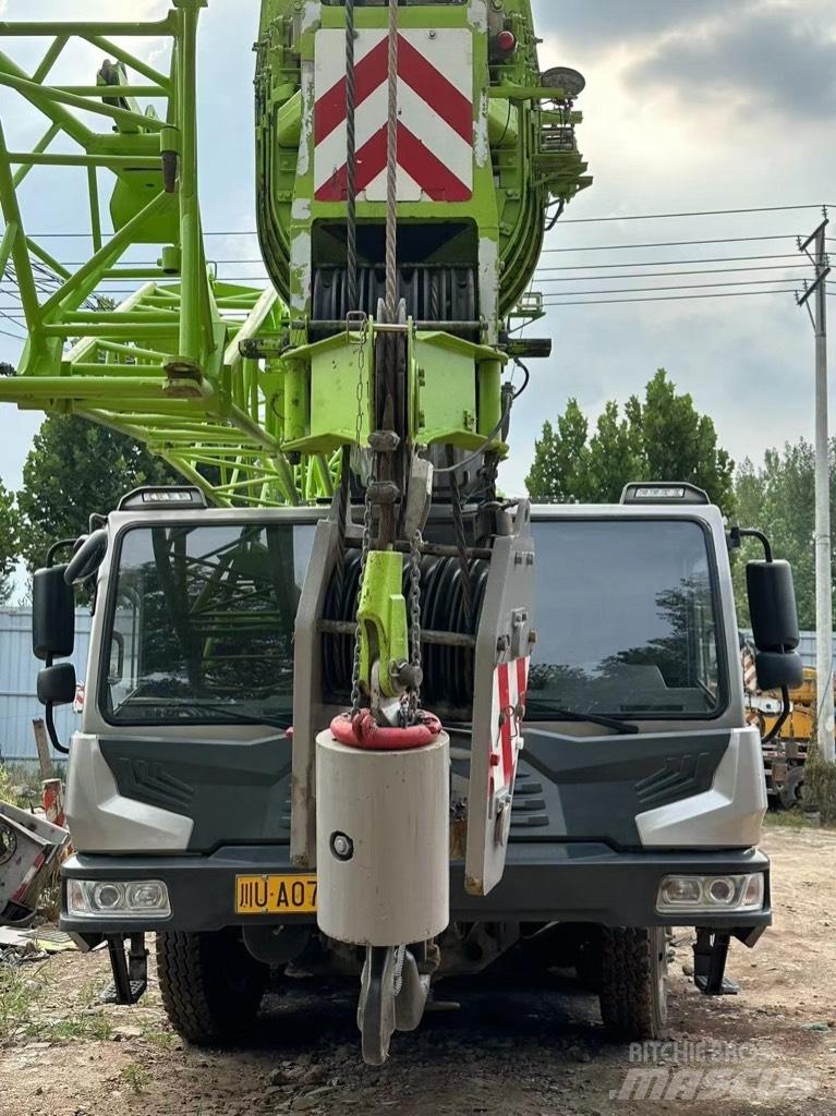 Zoomlion ZTC700 Visurgājēji celtņi