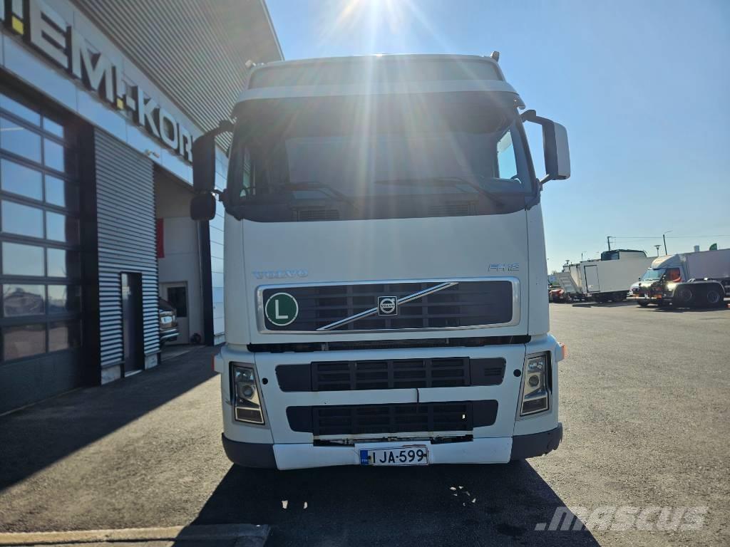 Volvo FH12 460 Treileri ar āķi